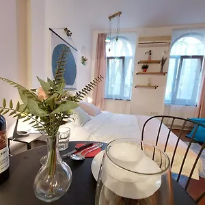 sweet-dreams-suites-cosy-studio-piata-romana.bucharesthotelsnow.com/