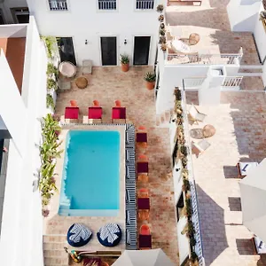 casa-rosa-villa-with-pool-in-olhao-centre.hotelaalgarve.com/